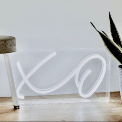XO Neon Sign in Acrylic Box