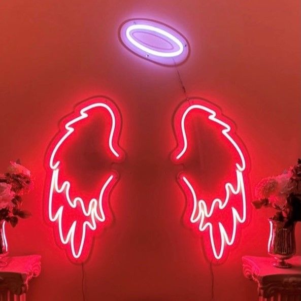 Light Up Angel Wings with Halo as a selfie wall @kappa by CUSTOM NEON®