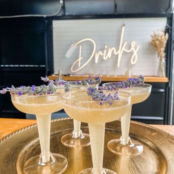 Drinks LED neon sign in warm white made by @customneon for @establishmentbrews photo by @janazerpoliphotography