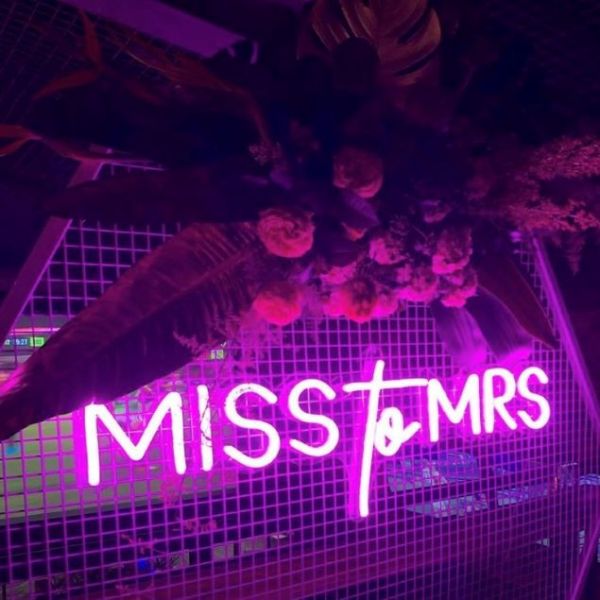 Pink LED neon Miss to Mrs sign at a bridal shower - made by @custom neon for @tothewallhire