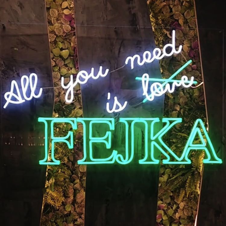 Custom Neon® sign @ikeauk