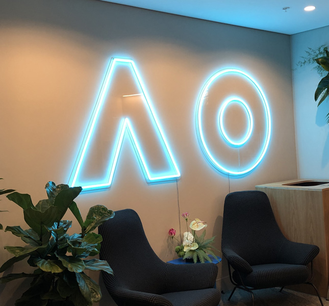 Custom Neon&reg; Serve up summer sign for tennis.com.au @australianopen