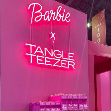 Custom Neon® tradeshow backdrop sign for the tangleteezer.com @barbie booth at @ibslasvegas by @blueskyexhibits