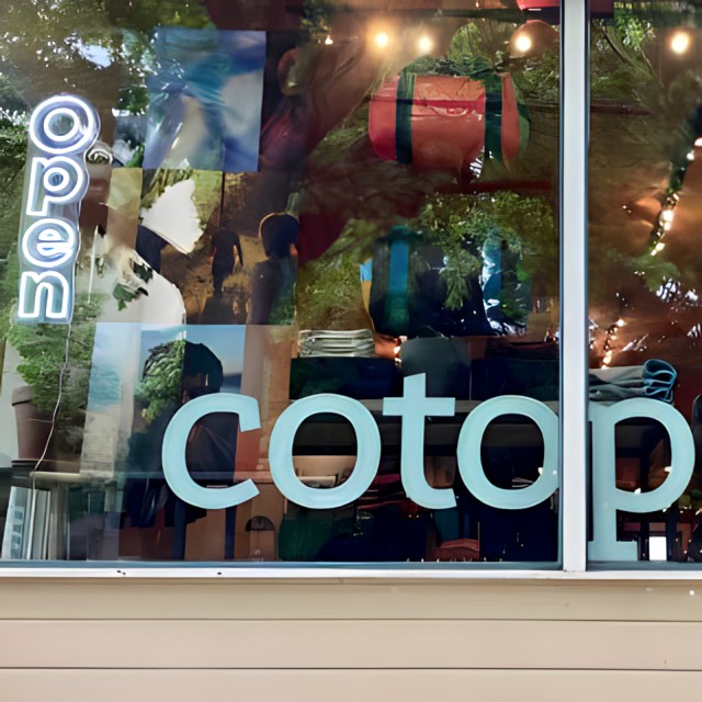 Custom Neon® store window sign @cotopaxi