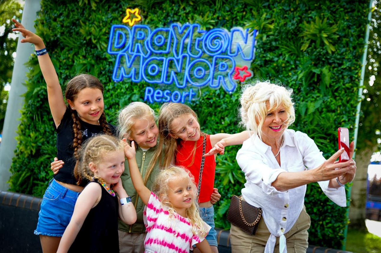 Drayton Manor Resort branded selfie signs made by Custom Neon® @draytonmanor