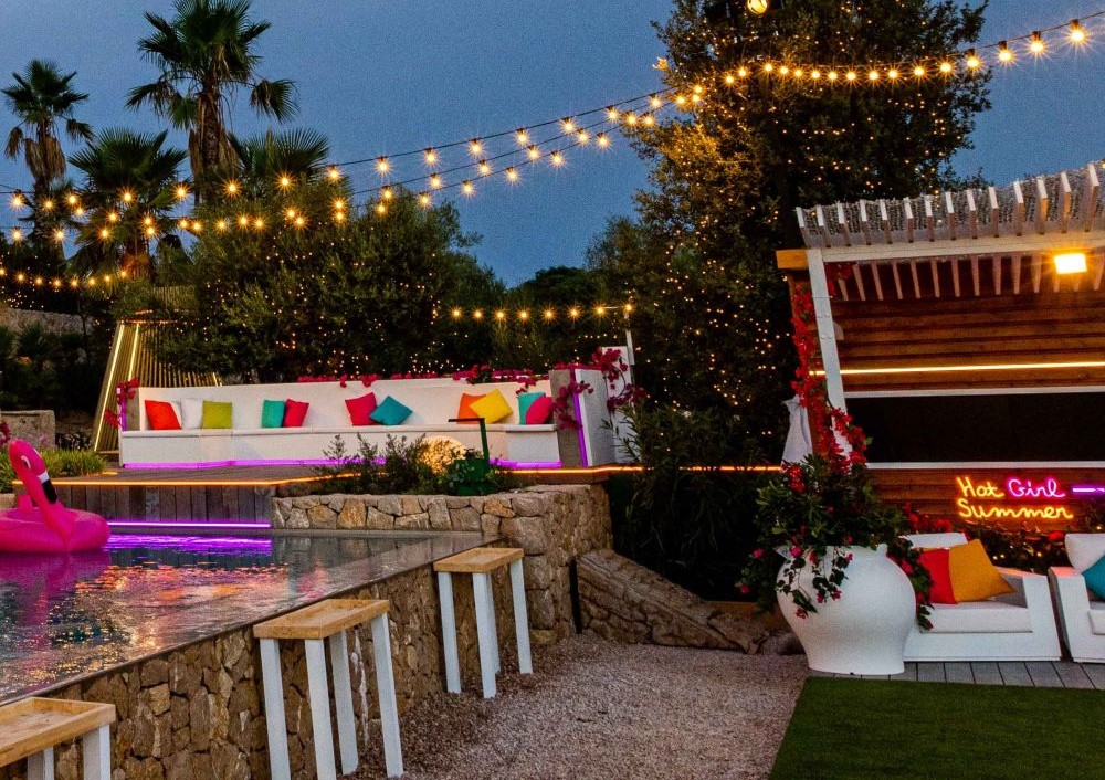 Love Island Australia Season 4 villa featuring Custom Neon® signs