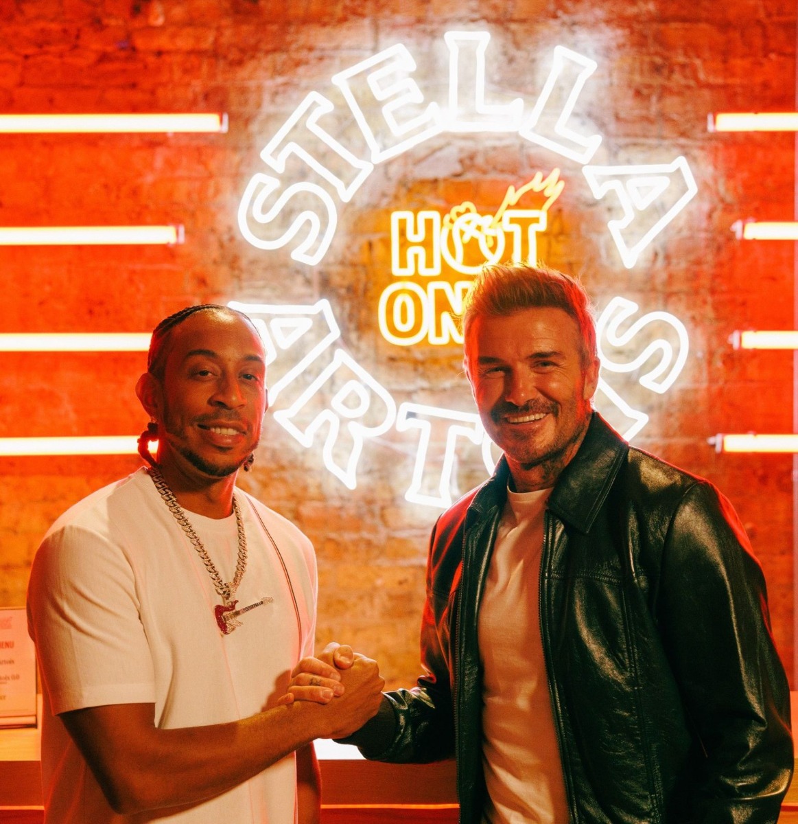 Custom Neon® signage for @hotones @stellaartoisusa at an event featuring David Beckham organised by @thesuperproducers @emdahlquist