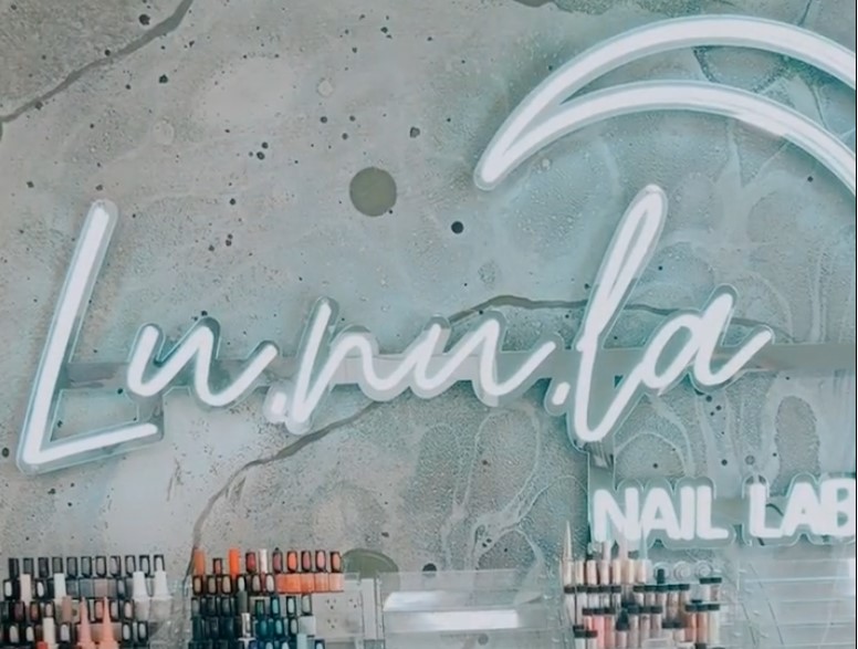 Custom Neon® mint company logo on silver mirror backing @lunulanaillab