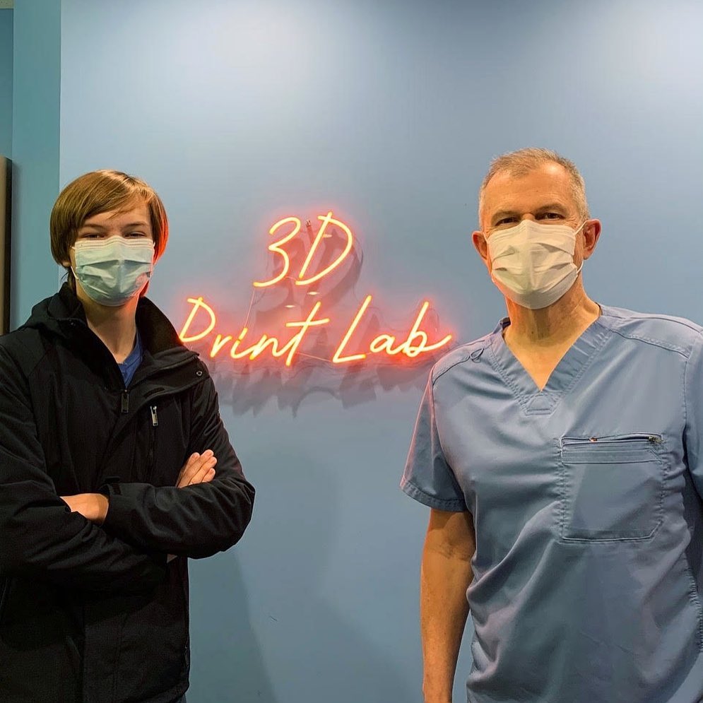 Custom Neon® orange directional sign for the 3D print lab @orthodonticshughes