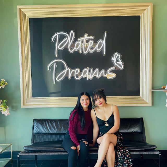 Custom Neon® white quote signs @plateddreamscafe