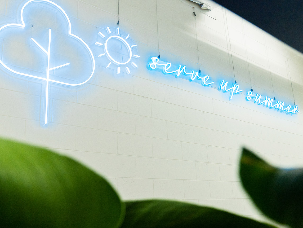 Custom Neon&reg; Serve up summer sign for tennis.com.au @australianopen