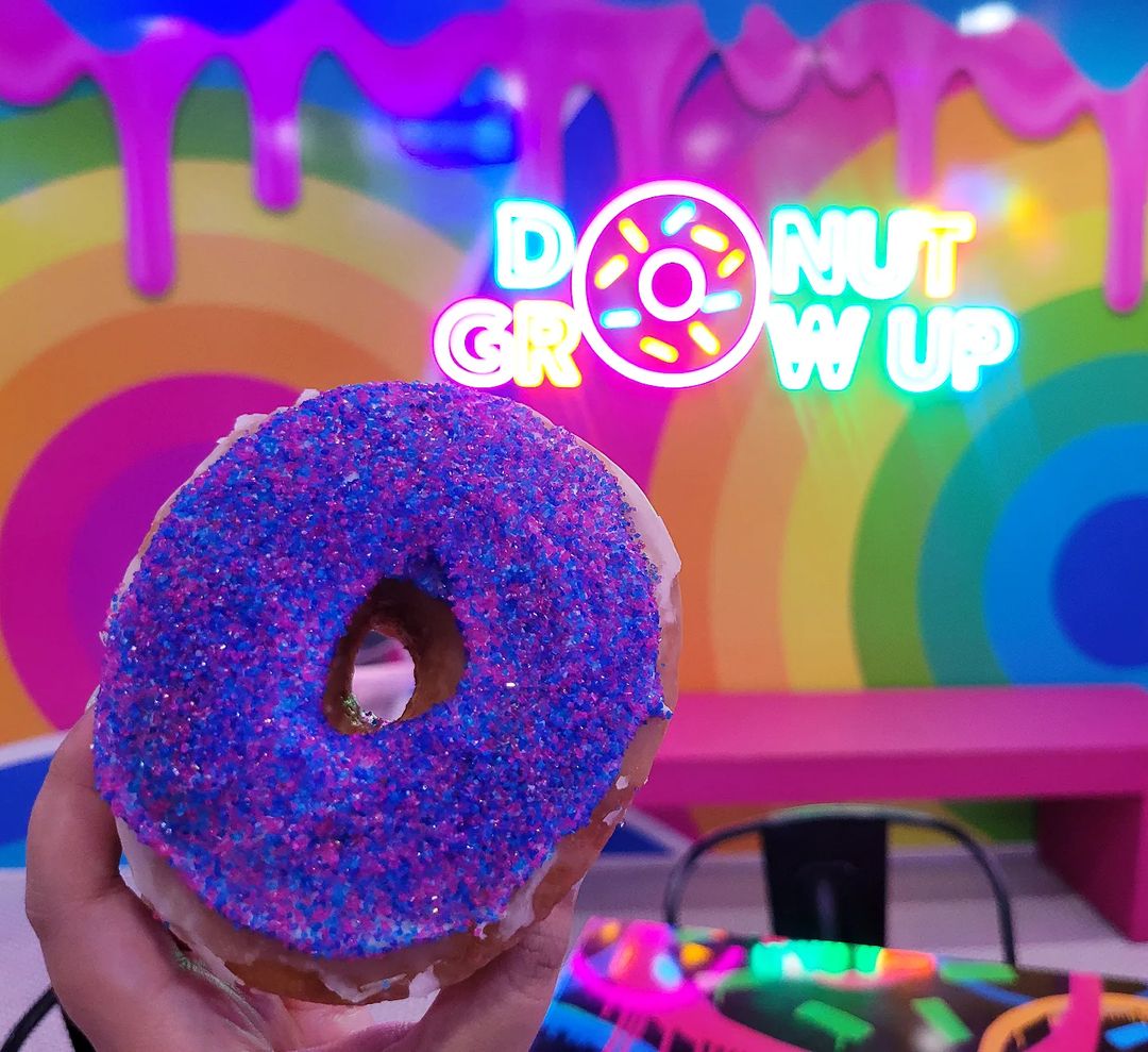 Custom Neon® colorful instore signage for @sundaedonuts photo@tinyfoodblogger
