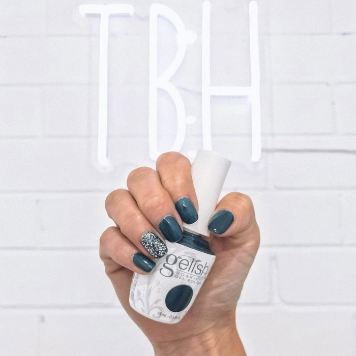 White Custom Neon® beauty salon word sign @thebeautyyhub