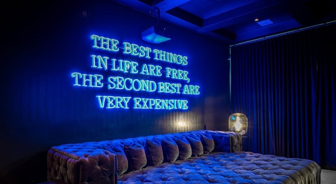 Massive living room signage installation by Custom Neon® @morroneinteriors