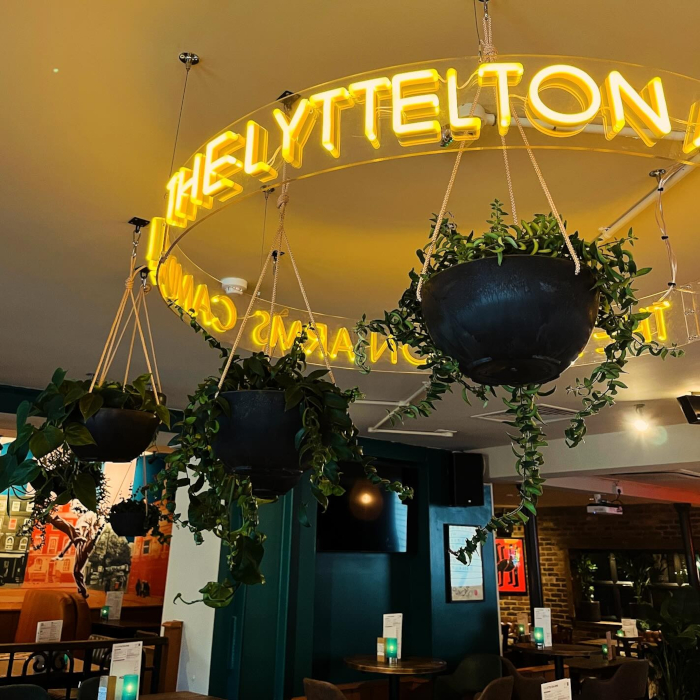 Circular hanging sign by Custom Neon® @inventiveda