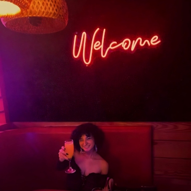 Custom Neon® red restaurant welcome sign @moshimoshi.fun